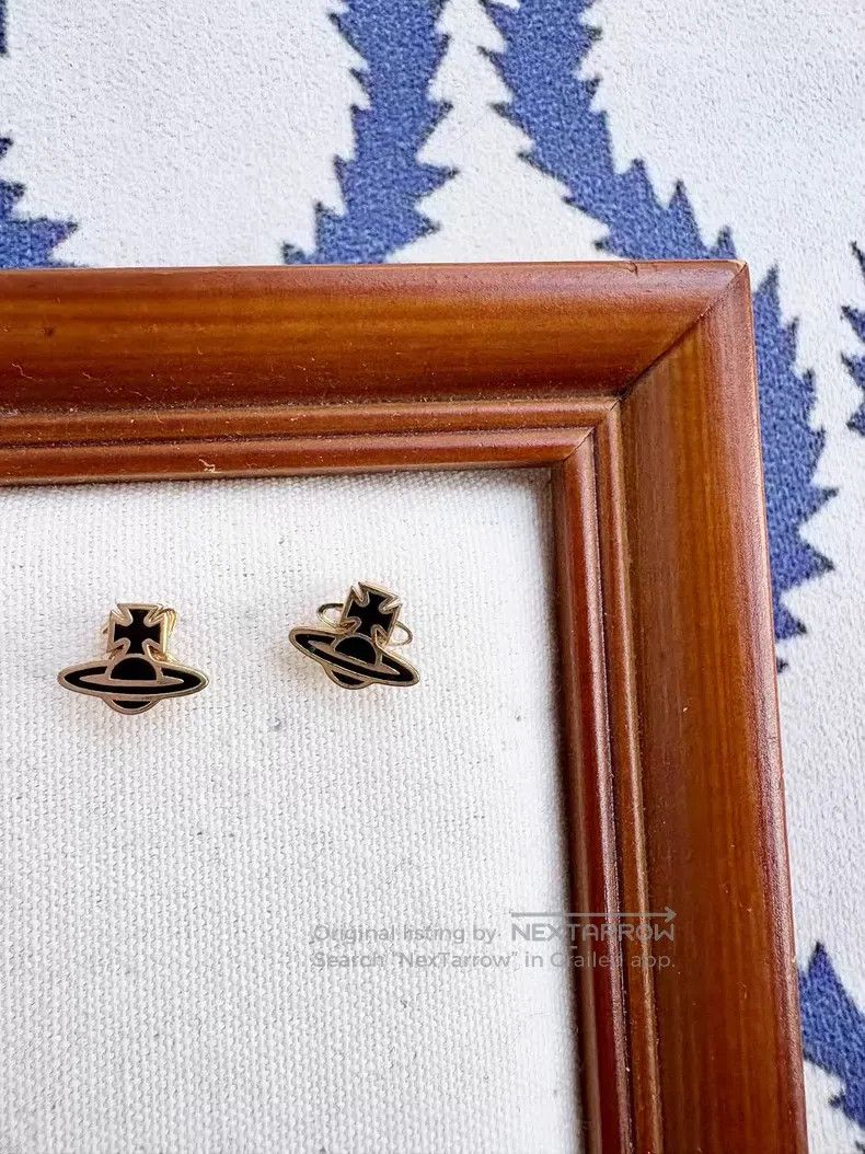 Vivienne Westwood Vivienne Westwood Black and gold small Saturn earrings Size ONE SIZE - 1 Thumbnail
