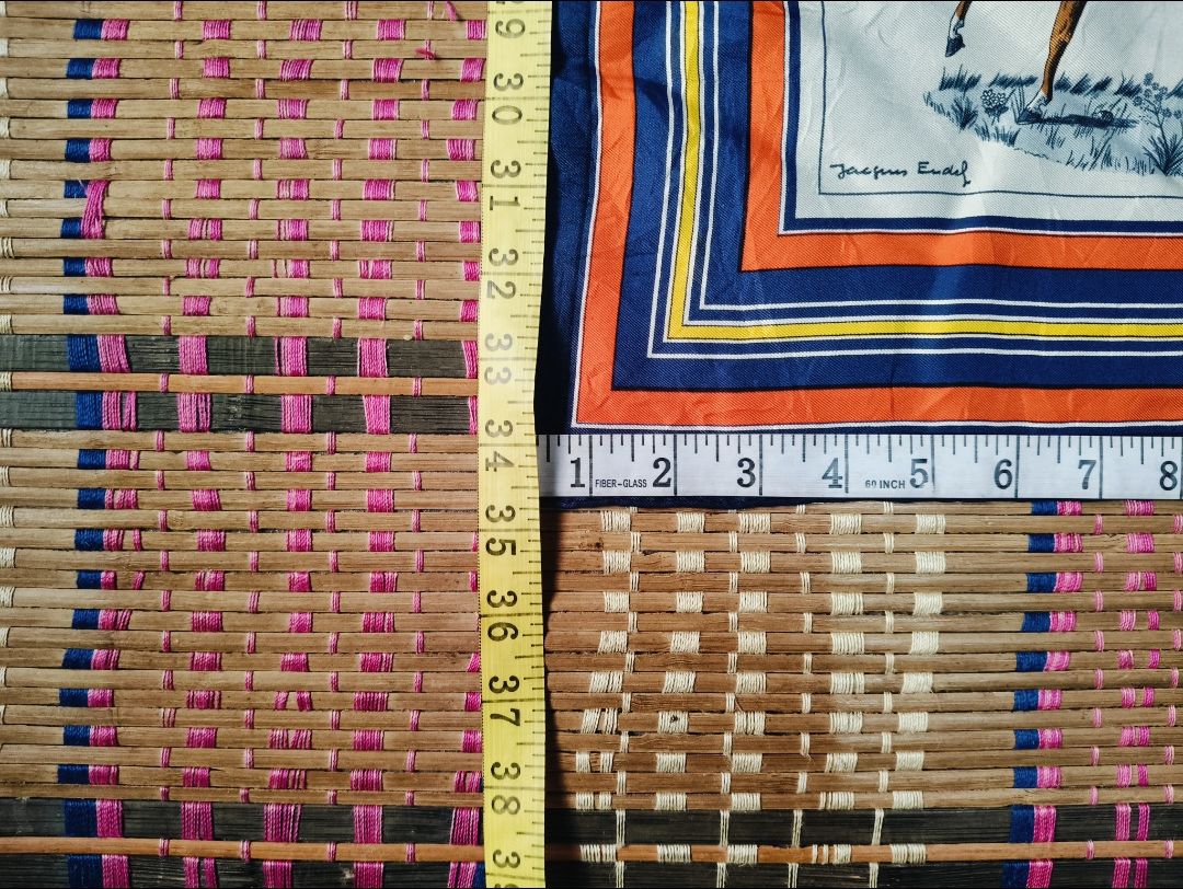 Hermes Hermes silk scarf Couvertures et tenues de four pour Size ONE SIZE - 13 Thumbnail