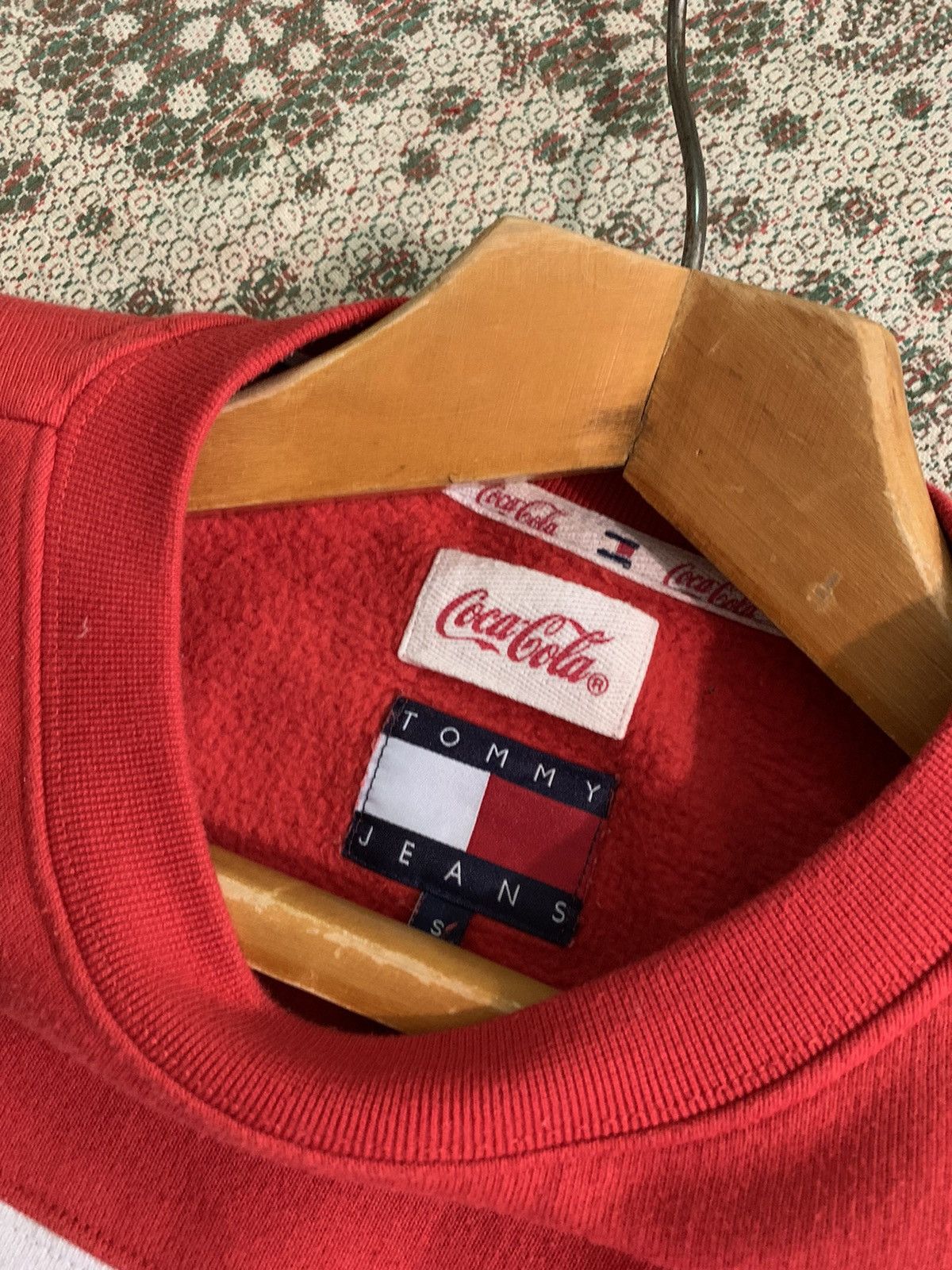 Coca Cola × Tommy Jeans × Vintage Tommy Jeans Coca Cola sweatshirt vintage Size US S / EU 44-46 / 1 - 8 Thumbnail
