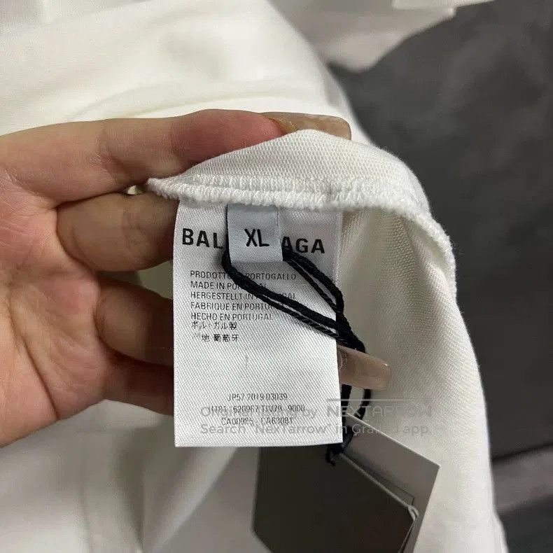 Balenciaga Balenciaga White Logo Cropped Short Sleeve. Size US XL / EU 56 / 4 - 4 Thumbnail
