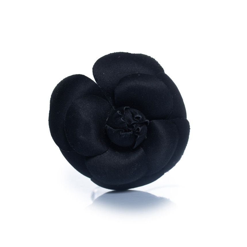 Chanel Chanel, black camellia brooch Size ONE SIZE - 1 Thumbnail