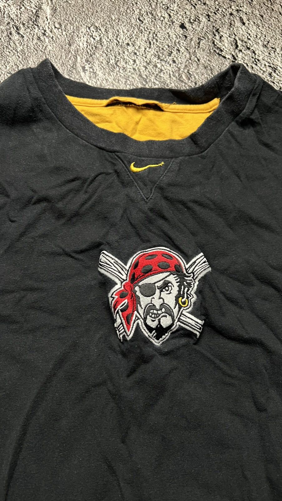 Nike VTG 90’s Nike MLB Pittsburgh Pirates center logo swoosh tee Size US XL / EU 56 / 4 - 3 Thumbnail