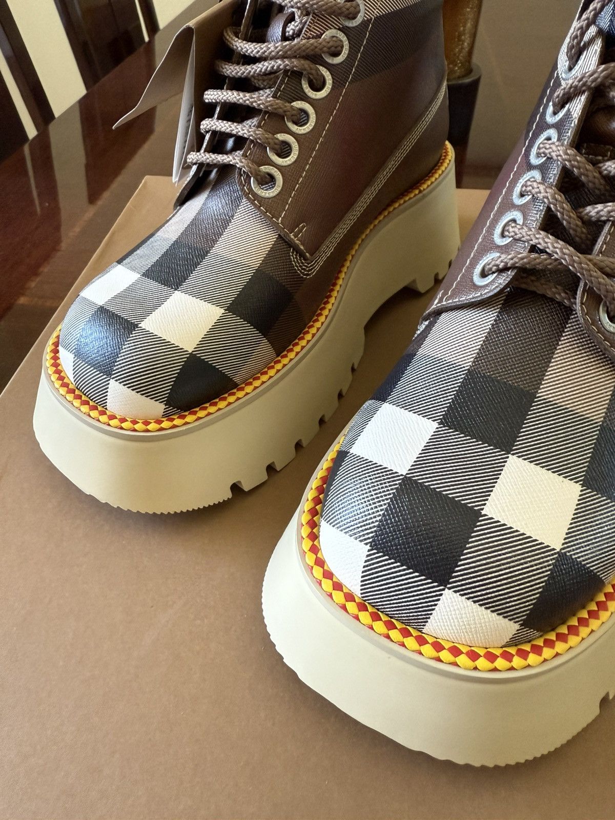 Burberry Burberry Boot Size US 7 / IT 37 - 9 Thumbnail