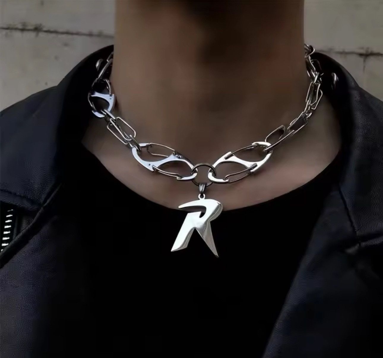 Designer Punk Hip Hop Letter R Chocker Necklace Size ONE SIZE - 1 Thumbnail