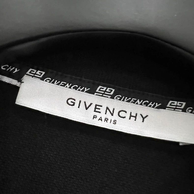 Givenchy Givenchy Embroidered Polo Shirt with Inverted Logo Size US S / EU 44-46 / 1 - 3 Thumbnail