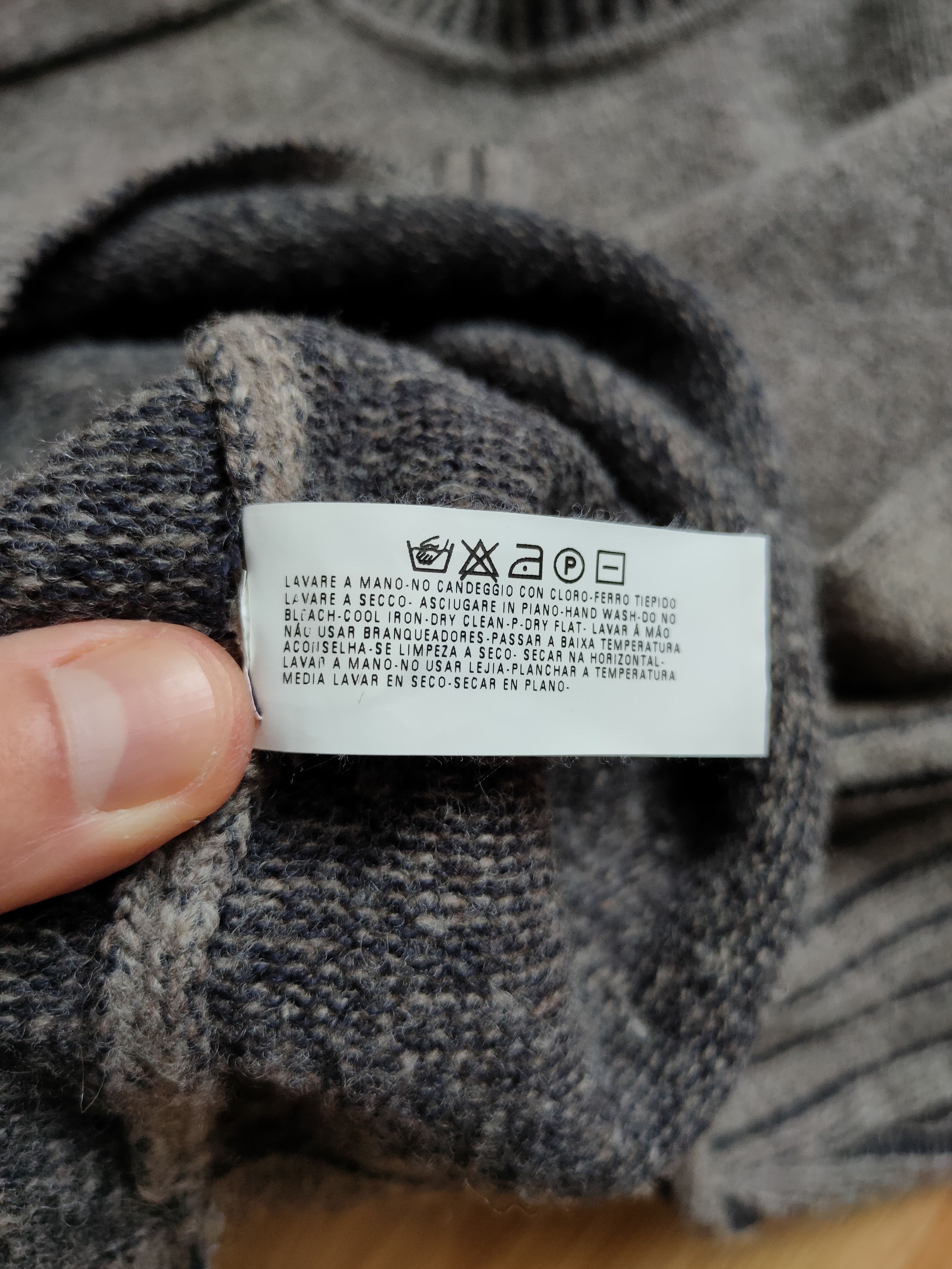 Armani Vintage Armani Jeans Woolen Sweater AJ Size US L / EU 52-54 / 3 - 9 Thumbnail