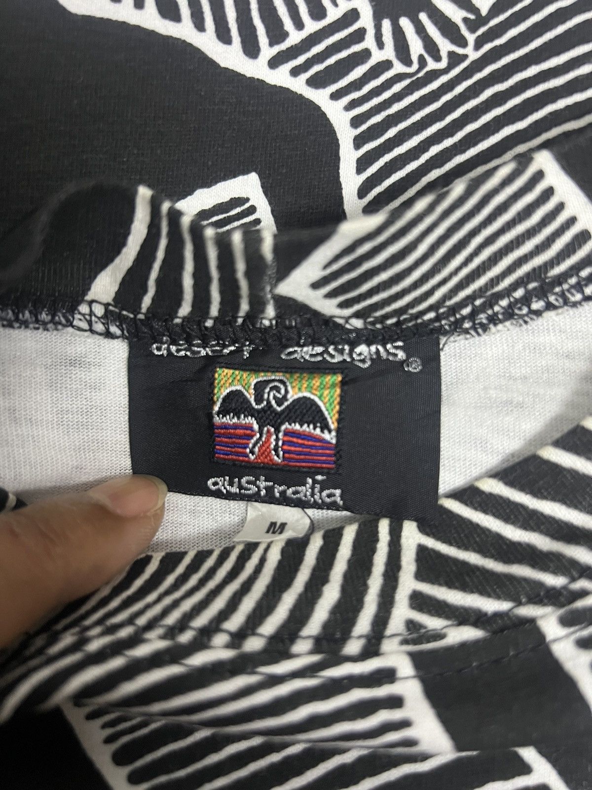 Vintage Vintage 90’s Motion Vibrant Pattern Native Design Art Tee Size US L / EU 52-54 / 3 - 5 Thumbnail