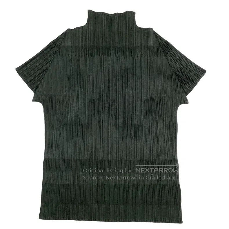 Issey Miyake Issey Miyake Embossed Star Ruched Solid Color Short-Sleeve Size L / US 10 / IT 46 - 9 Thumbnail