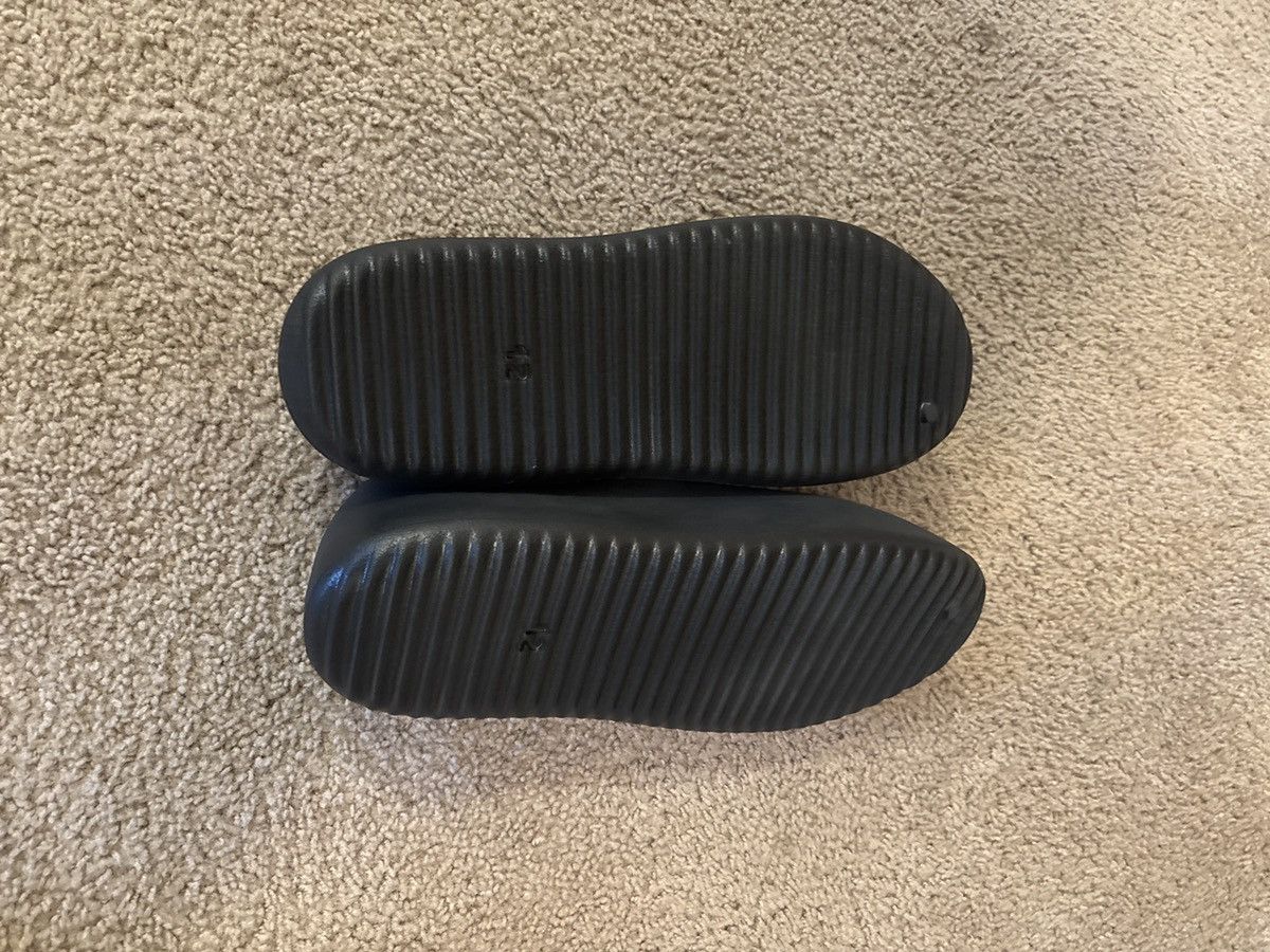 Yeezy Yeezy Season Slippers Size US 12 / EU 45 - 5 Thumbnail