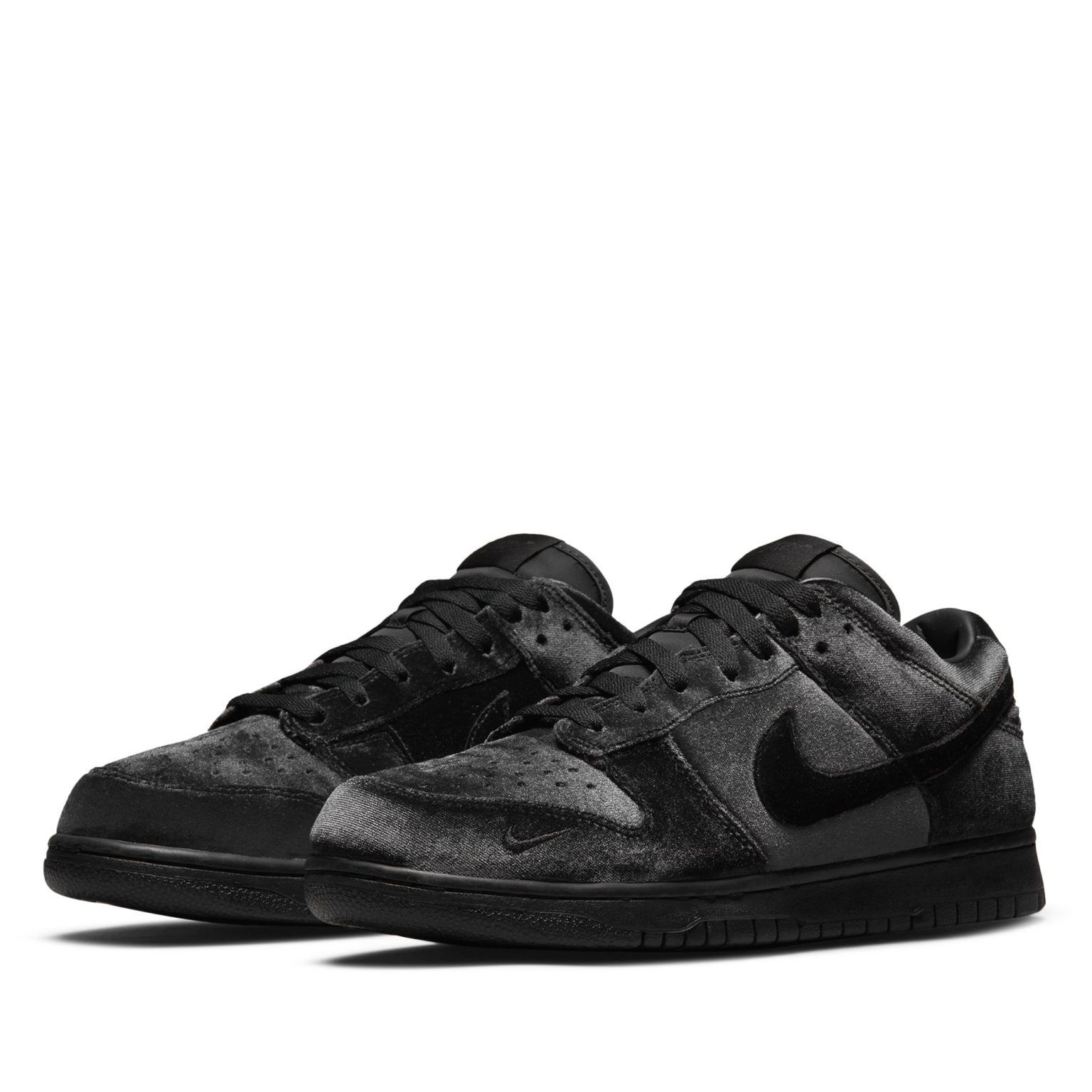 Dover Street Market × Nike DSM Velvet Velour Dunk Low Dover Street Market Size US 9 / EU 42 - 7 Thumbnail