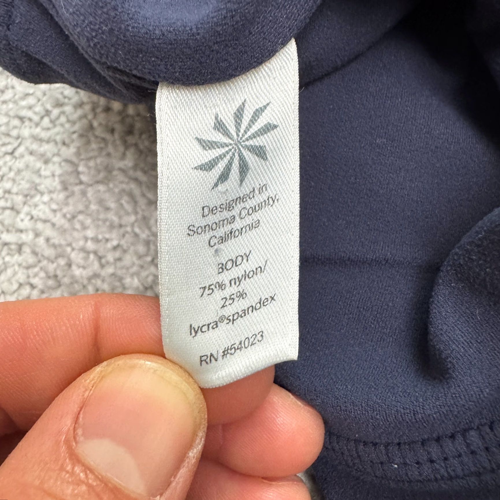 Athleta VINTAGE Athleta Women’s Cropped Leggings S Blue Active Yoga Comfortable Performance Activewear Size 28" / US 6 / IT 42 - 6 Thumbnail