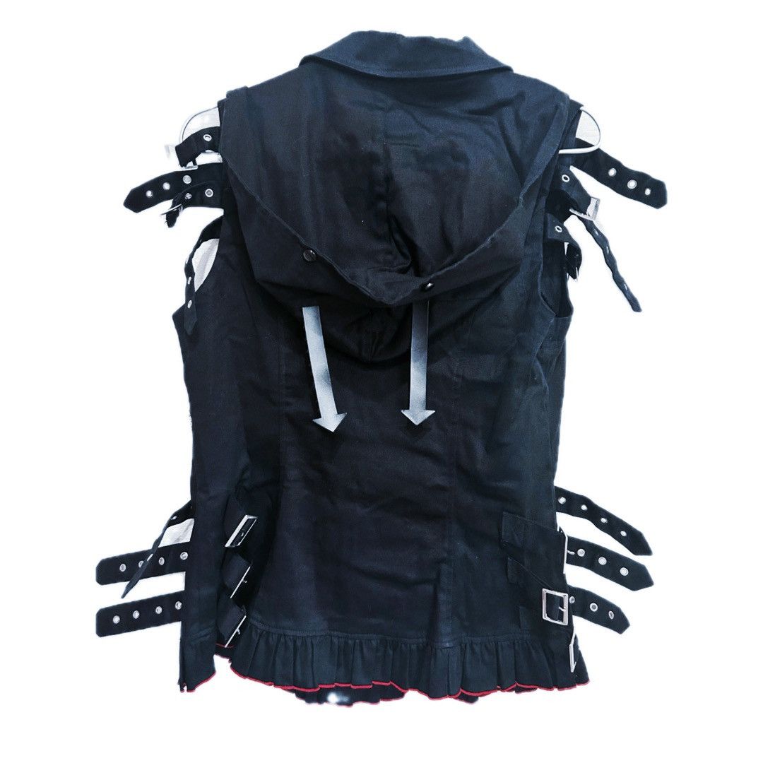 Japanese Brand BODYLINE devil horns punk vest 🧛🏻‍♀️🖤 Size ONE SIZE - 4 Thumbnail