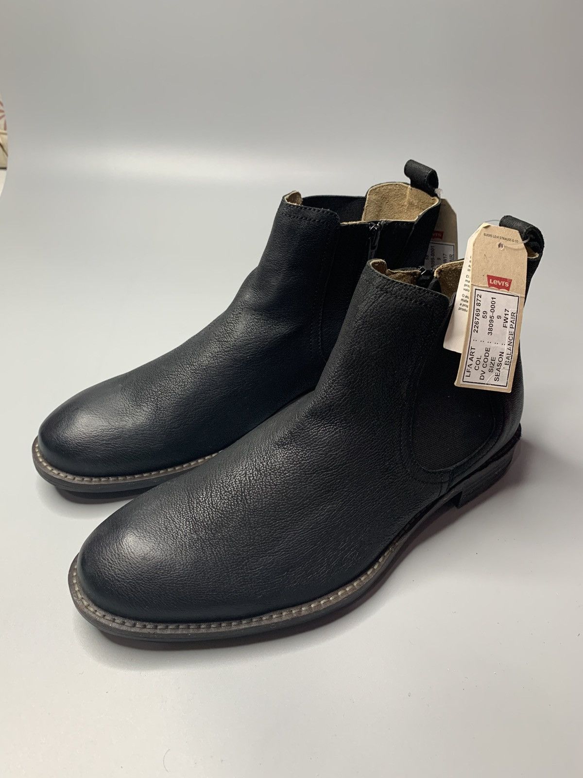 Levi's Levi's Chelsea Boots Size US 9 / EU 42 - 2 Thumbnail