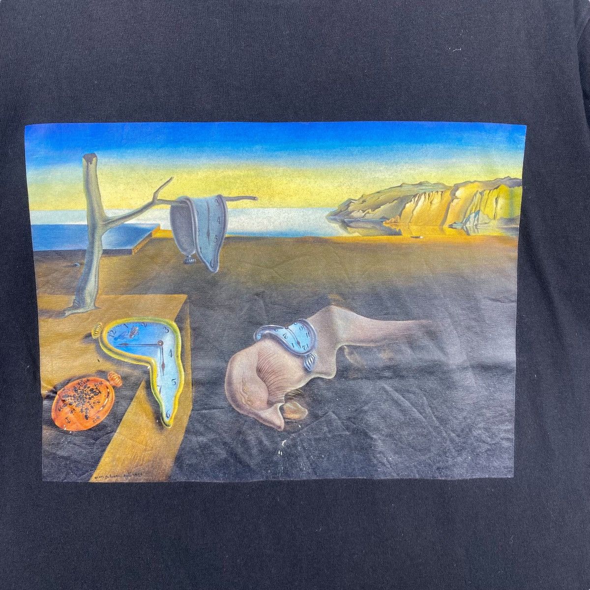 Japanese Brand SALVADOR DALI The Persistence Of Memory Artwork MoMa Tee Size US XL / EU 56 / 4 - 2 Thumbnail