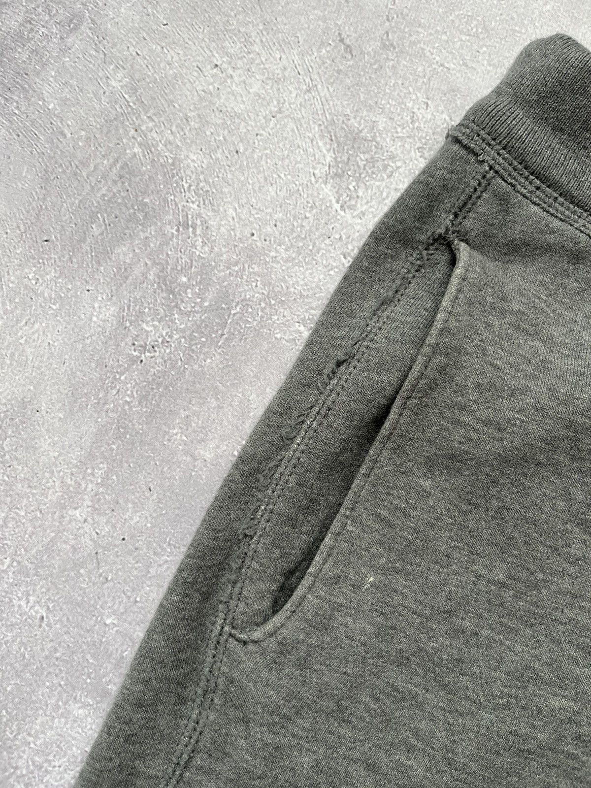 Abercrombie & Fitch VINTAGE ABERCROMBIE & FITCH GRAY SWEATPANTS MEDIUM Size US 32 / EU 48 - 7 Thumbnail