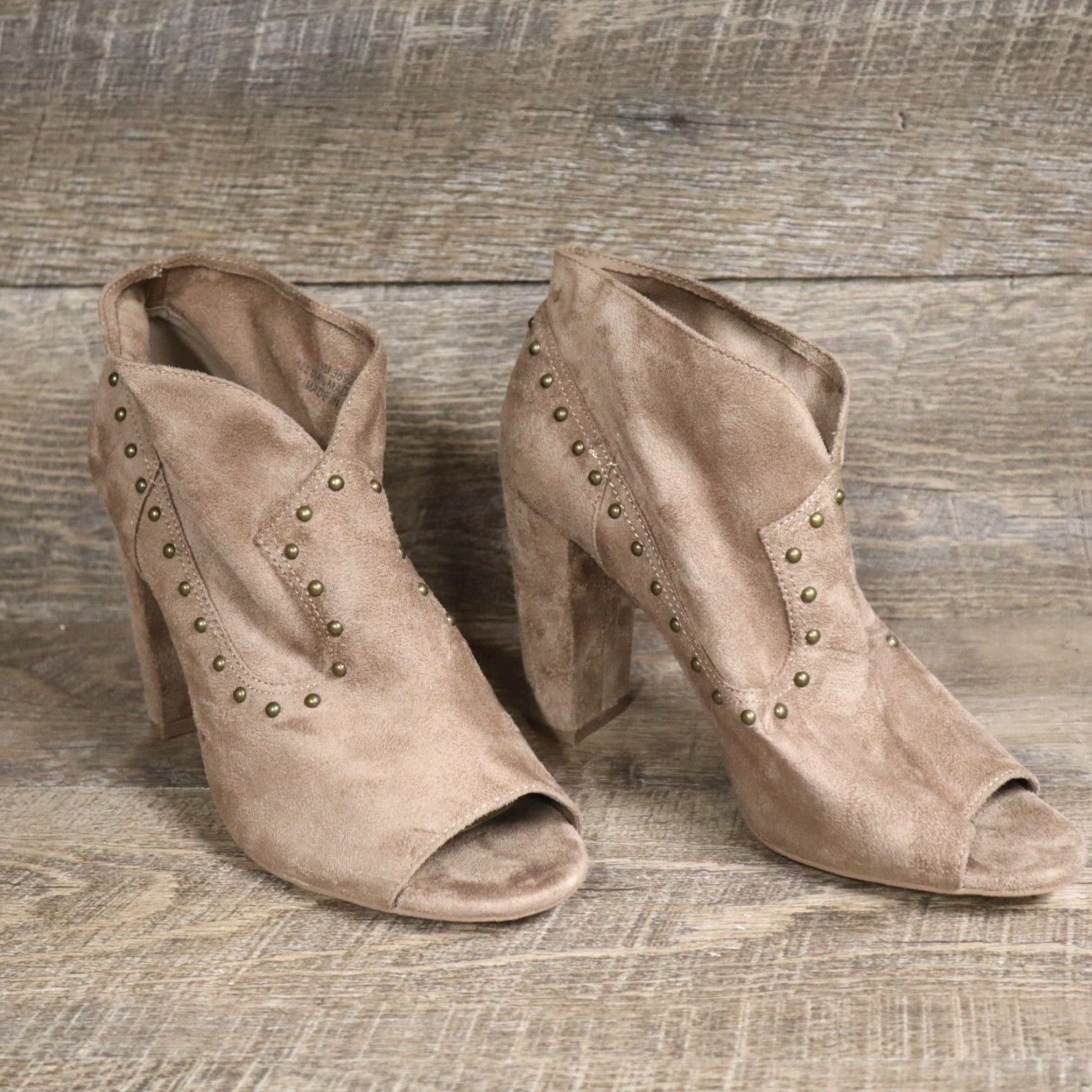 Vintage Cato Heels | Heel | Women | US 9 | Brown Tan | Slip-on | Wedge | High | Casual | 4.5" | Size 9 | Brittany? Size US 9 / IT 39 - 2 Thumbnail