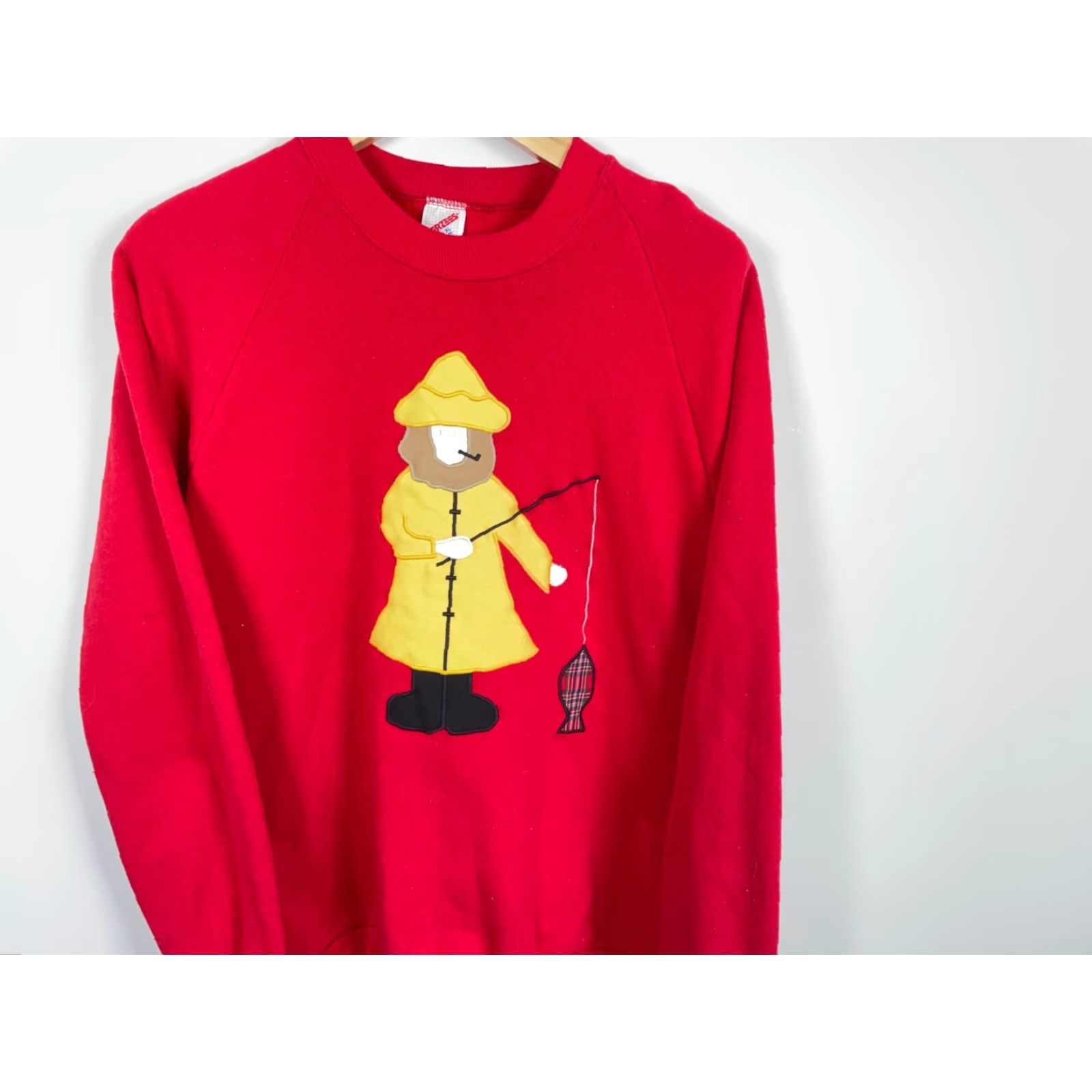 Jerzees VINTAGE Jerzees Sweatshirt Raglan Sleeve Red 90s Fisherman Applique XL Womens Size XL / US 12-14 / IT 48-50 - 4 Thumbnail