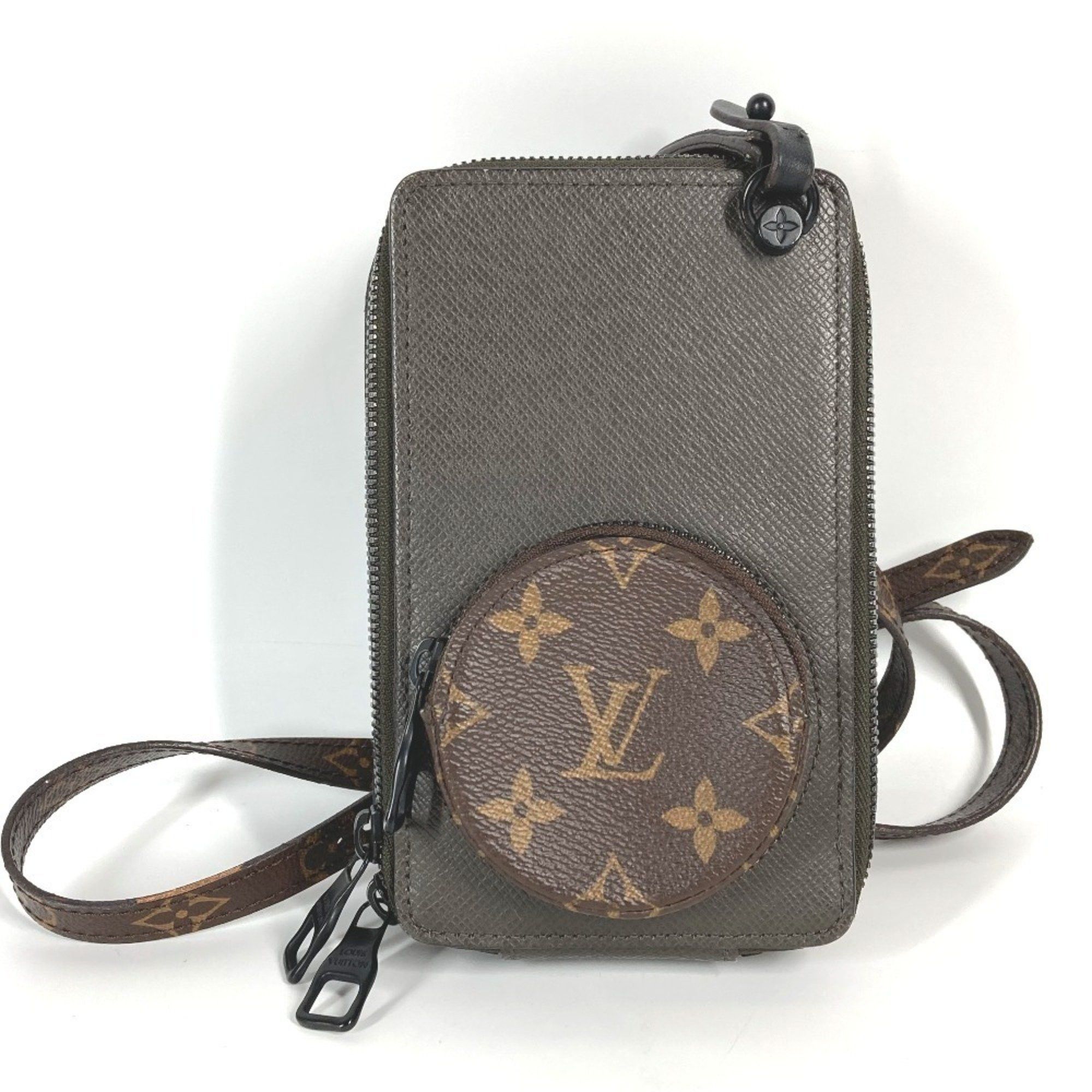 Louis Vuitton LOUIS VUITTON M30581 Taiga Monogram Phone Box 