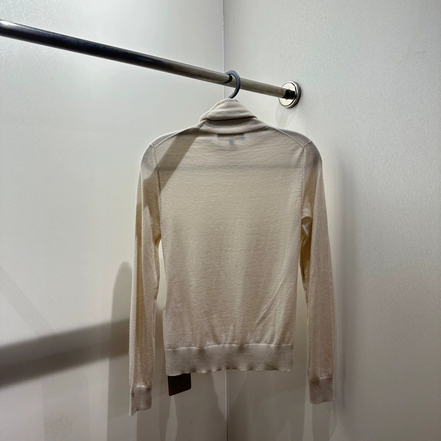 Loro Piana Loro Piana feb304 turtleneck cashmere long-sleeve 36 Size XS / US 0-2 / IT 36-38 - 2 Thumbnail