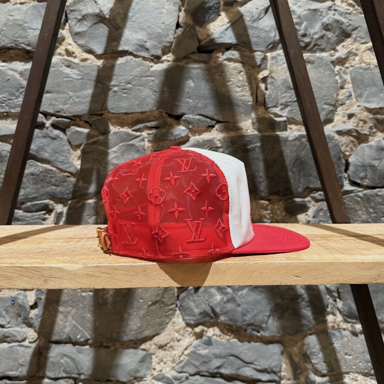 Louis Vuitton Louis Vuitton Red Mesh LV Soho Exclusive Everyday Cap Size ONE SIZE - 8 Thumbnail