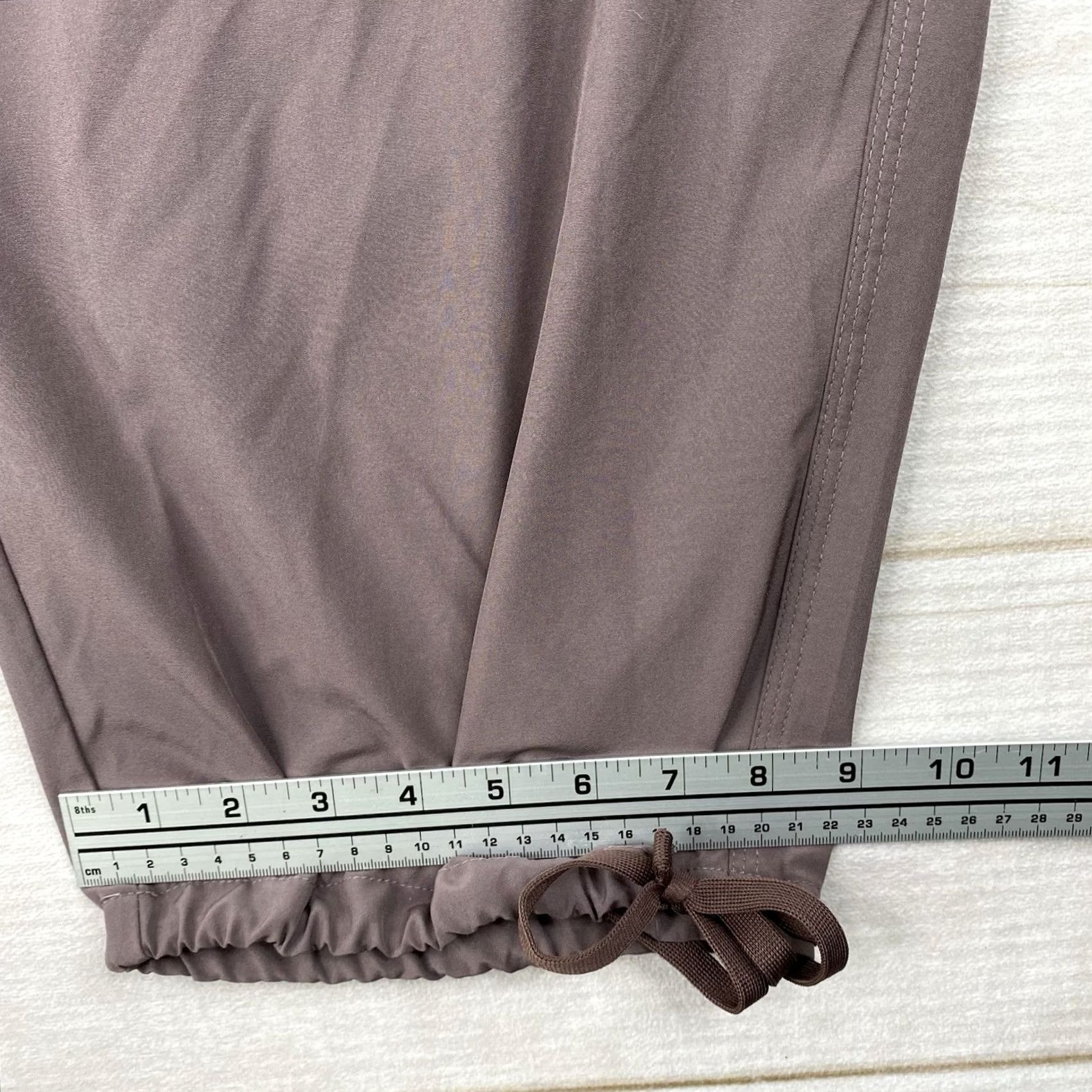 Vintage Soothfeel Purple Lightweight Quick Dry Capris Pants Women 3XL Cargo Pockets Capri Trousers Sports Style Lounge Rise High Slim Womens Size 40" / US 18 - 4 Thumbnail