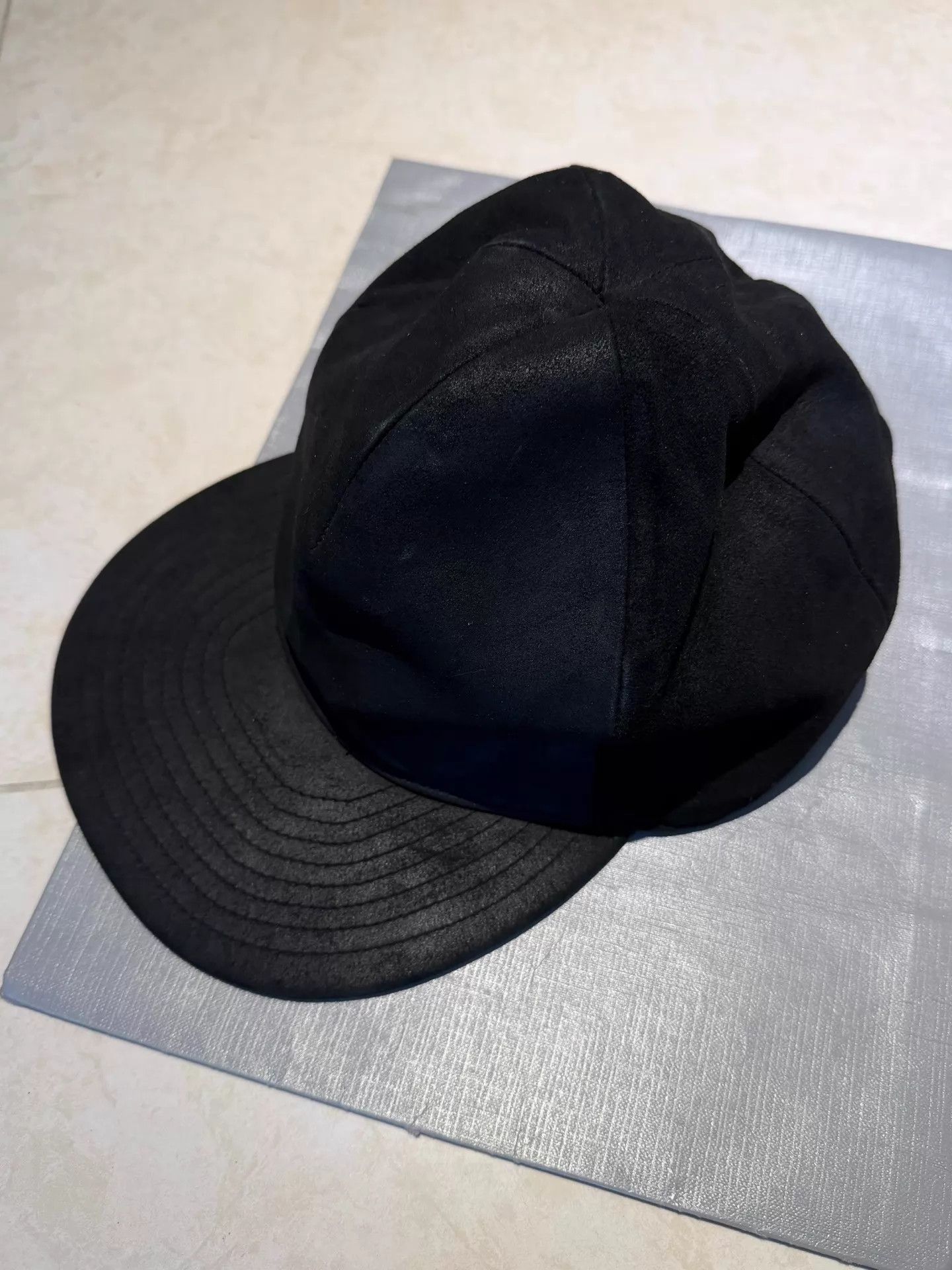 Julius julius_7 dark distressed suede & lambskin RIRI zipper cap Size ONE SIZE - 2 Thumbnail