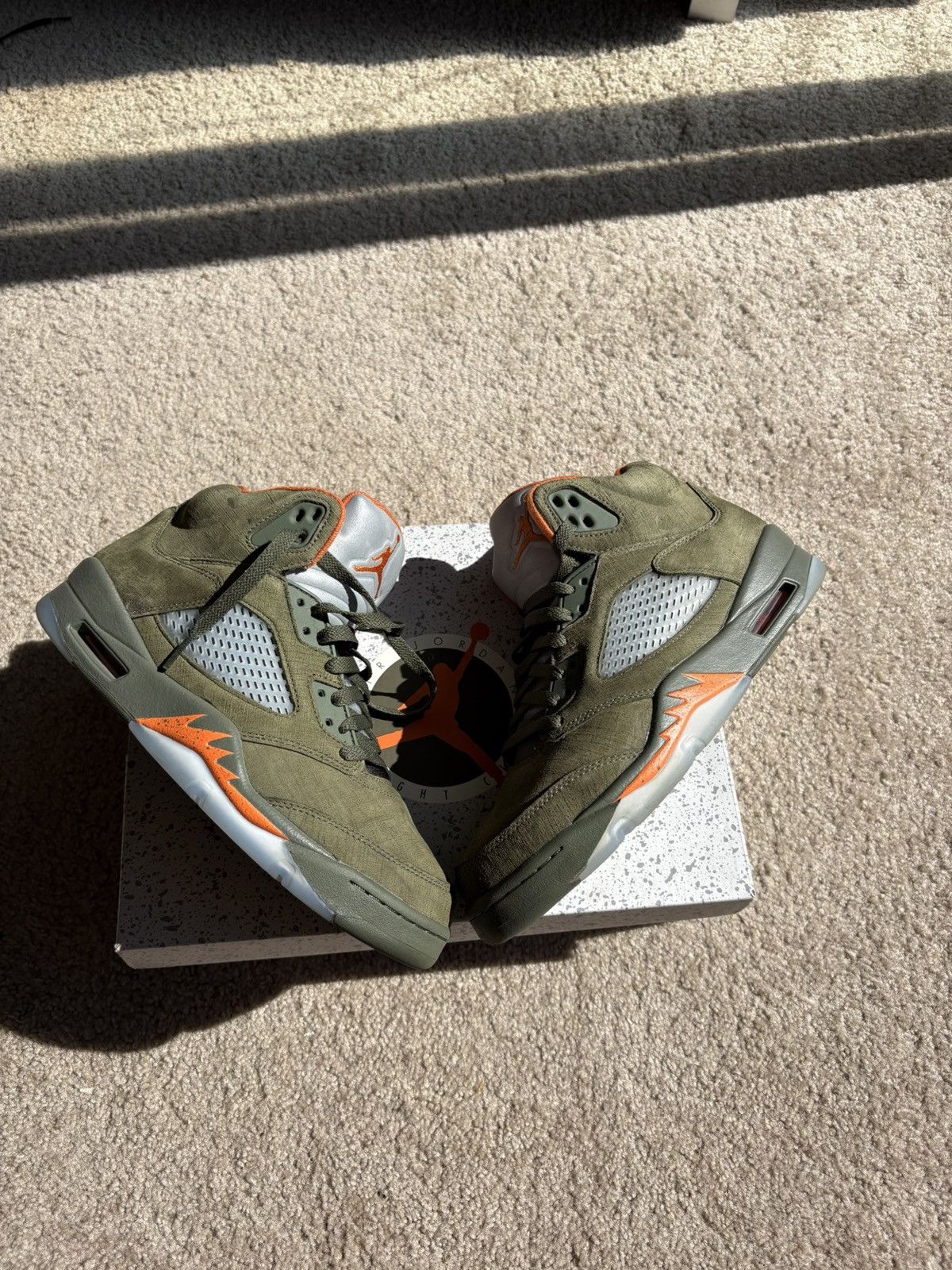 Jordan Brand Jordan 5 olive green size 9.5 Size US 9.5 / EU 42-43 - 2 Thumbnail