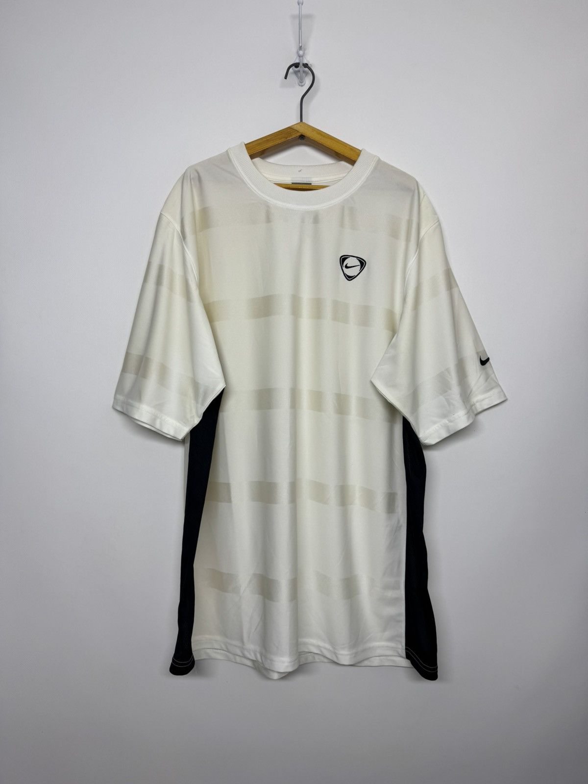 Nike Vintage Y2k Nike Swoosh Logo T-Shirt Size US XL / EU 56 / 4 - 3 Thumbnail