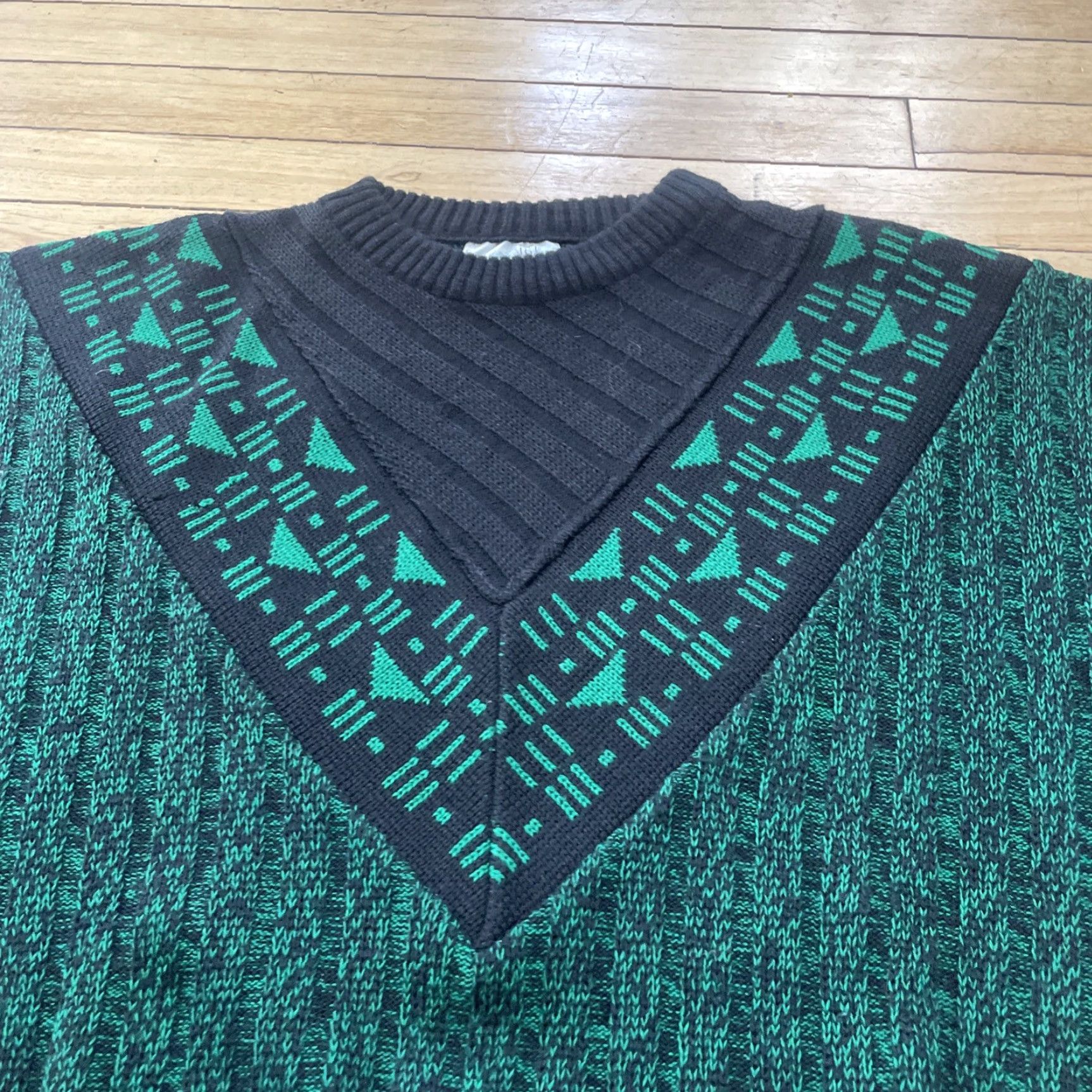 Vintage VINTAGE Gee 2 Vtg Italian Wool Sweater Men L Green Black 90s Y2k Tapered Cosby Knit 46" Size US L / EU 52-54 / 3 - 3 Thumbnail