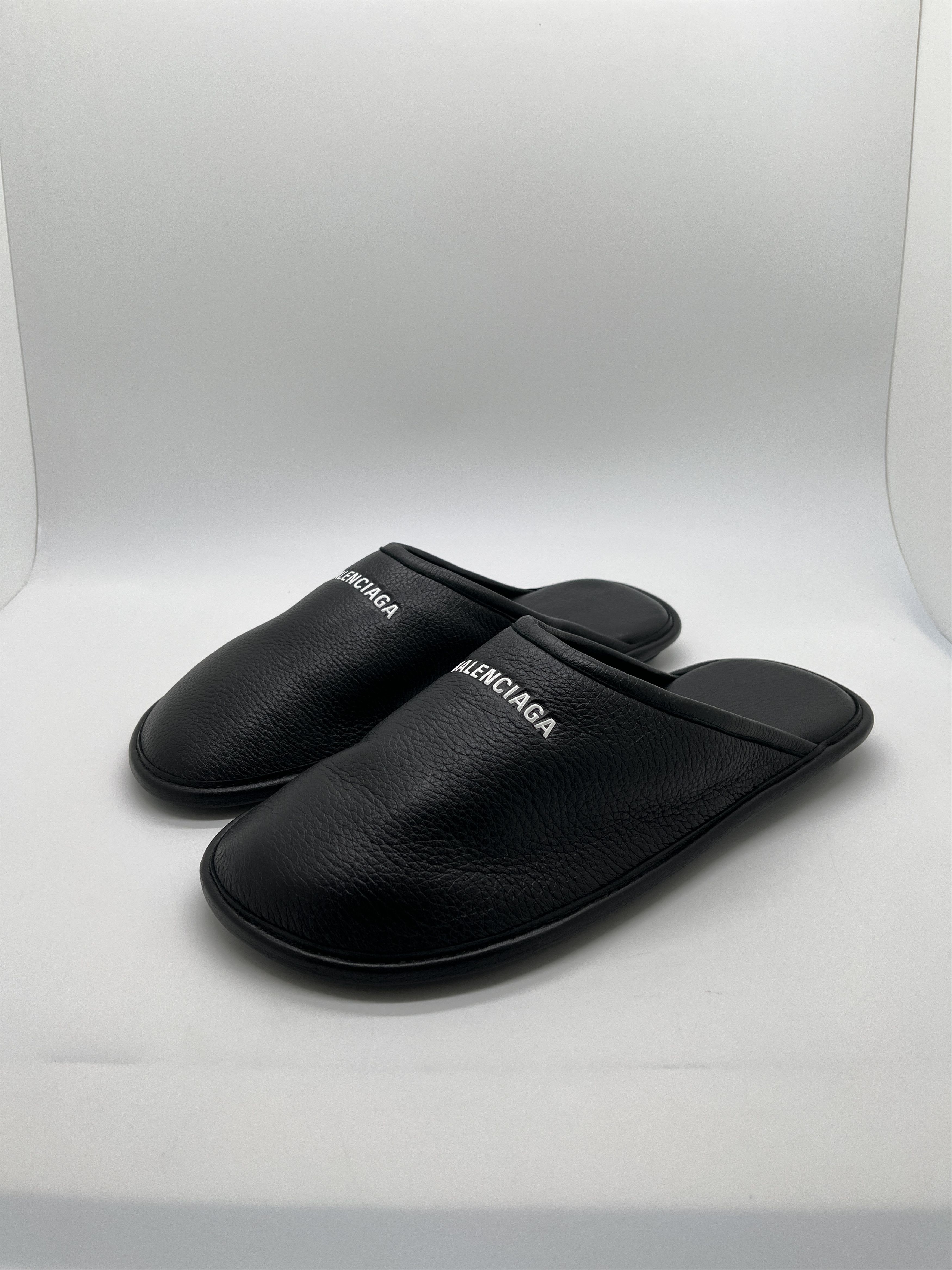 サンダル・ミュール BALENCIAGA SS25 Balenciaga Sandals Black (810517 W12H21010) Balenciaga: Black Leather Sandals now up to −25% | Stylight