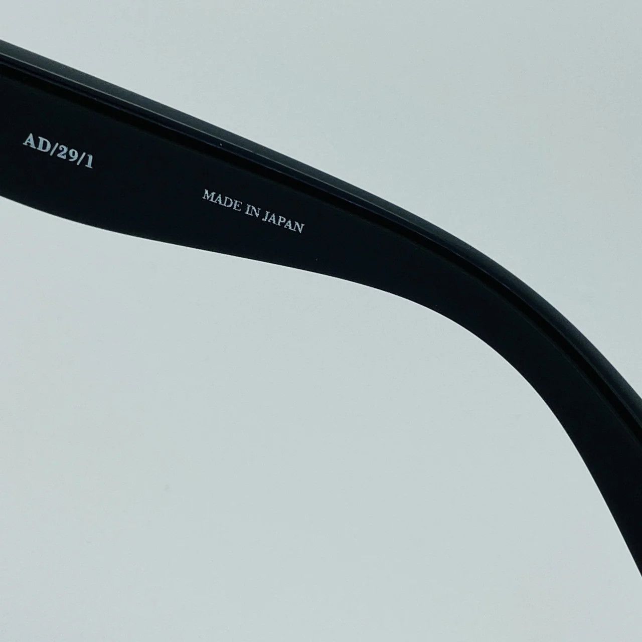 Ann Demeulemeester Ann Demeulemeester Sunglasses Cat Eye Black and Grey Size ONE SIZE - 3 Thumbnail