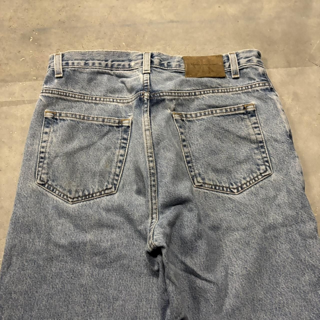 Calvin Klein × Vintage Crazy Vintage Y2K/2000s Light Wash Calvin Klein Essential Denim Jeans! Size US 30 / EU 46 - 7 Thumbnail