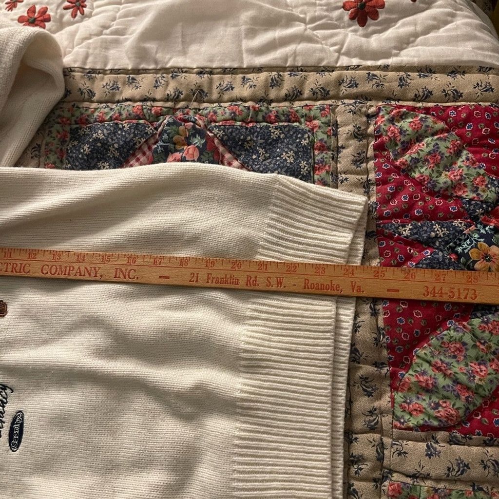 Other Aelfric Eden Cream Sweater with Bear Design size M Size US M / EU 48-50 / 2 - 5 Thumbnail