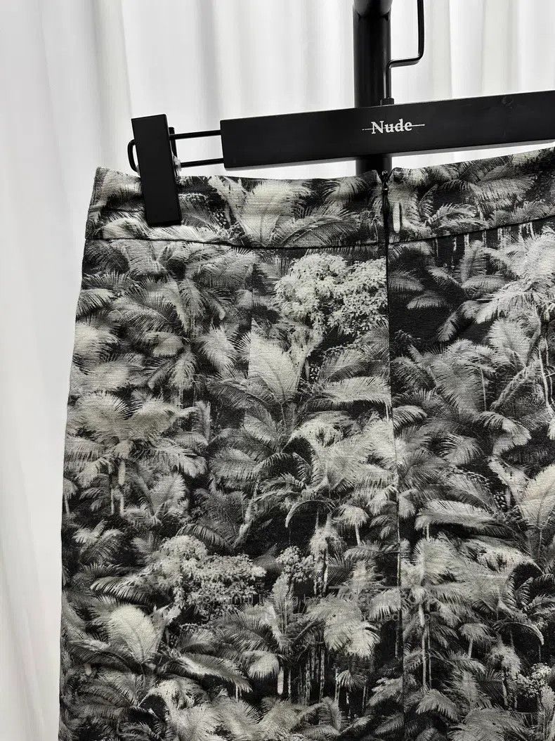 Dries Van Noten DRIES VAN NOTEN Floral Half Skirt Size 33" - 2 Thumbnail