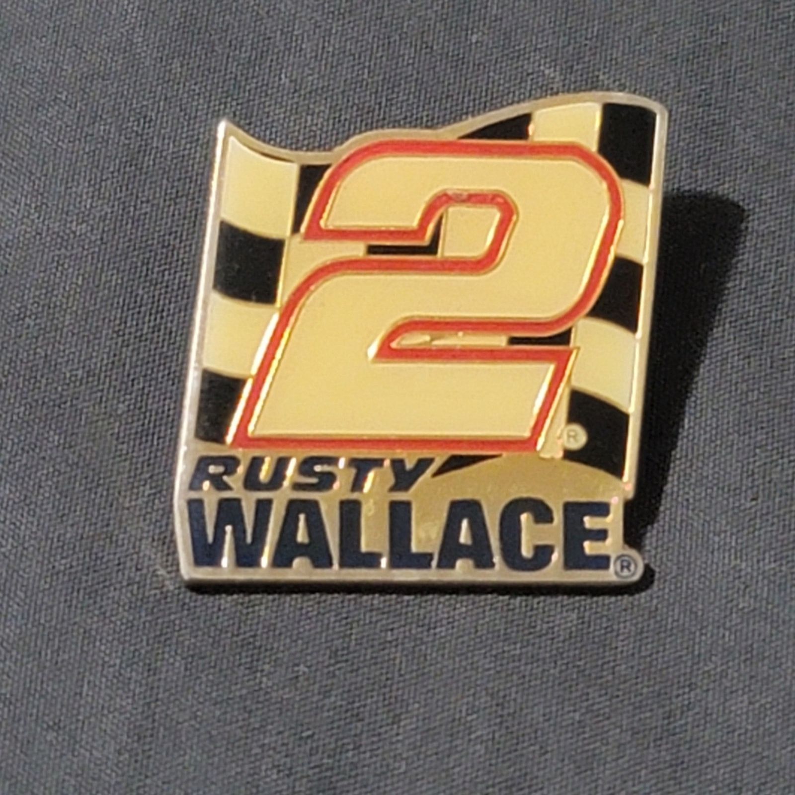 NASCAR Vtg 1998 NASCAR Rusty Wallace Checkered Flag Lapel Pin Size ONE SIZE - 1 Thumbnail