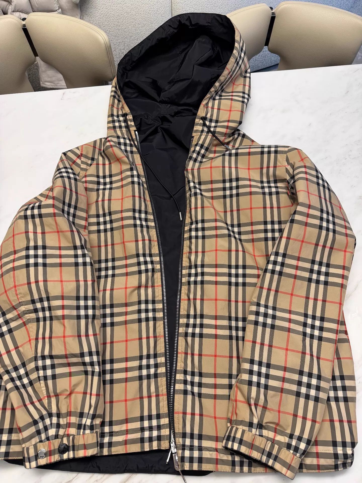 Burberry Burberry check 2-sided XL like new authentic Size US XL / EU 56 / 4 - 3 Thumbnail