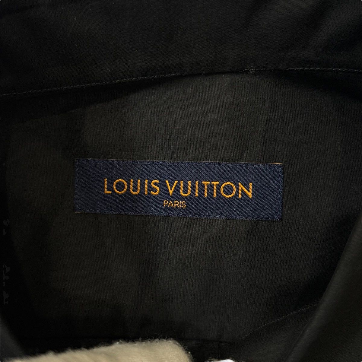 Louis Vuitton LOUIS VUITTON 2019AW ×Virgil Abloh Multi-Pocket Shirt Size US M / EU 48-50 / 2 - 3 Thumbnail
