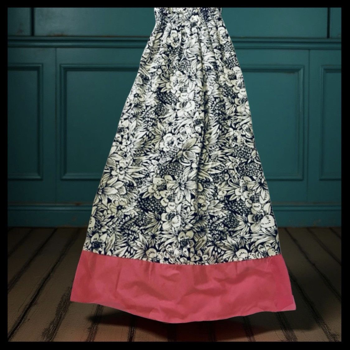 Aeropostale Black and white floral maxi dress with Pink hem Size L / US 10 / IT 46 - 7 Thumbnail
