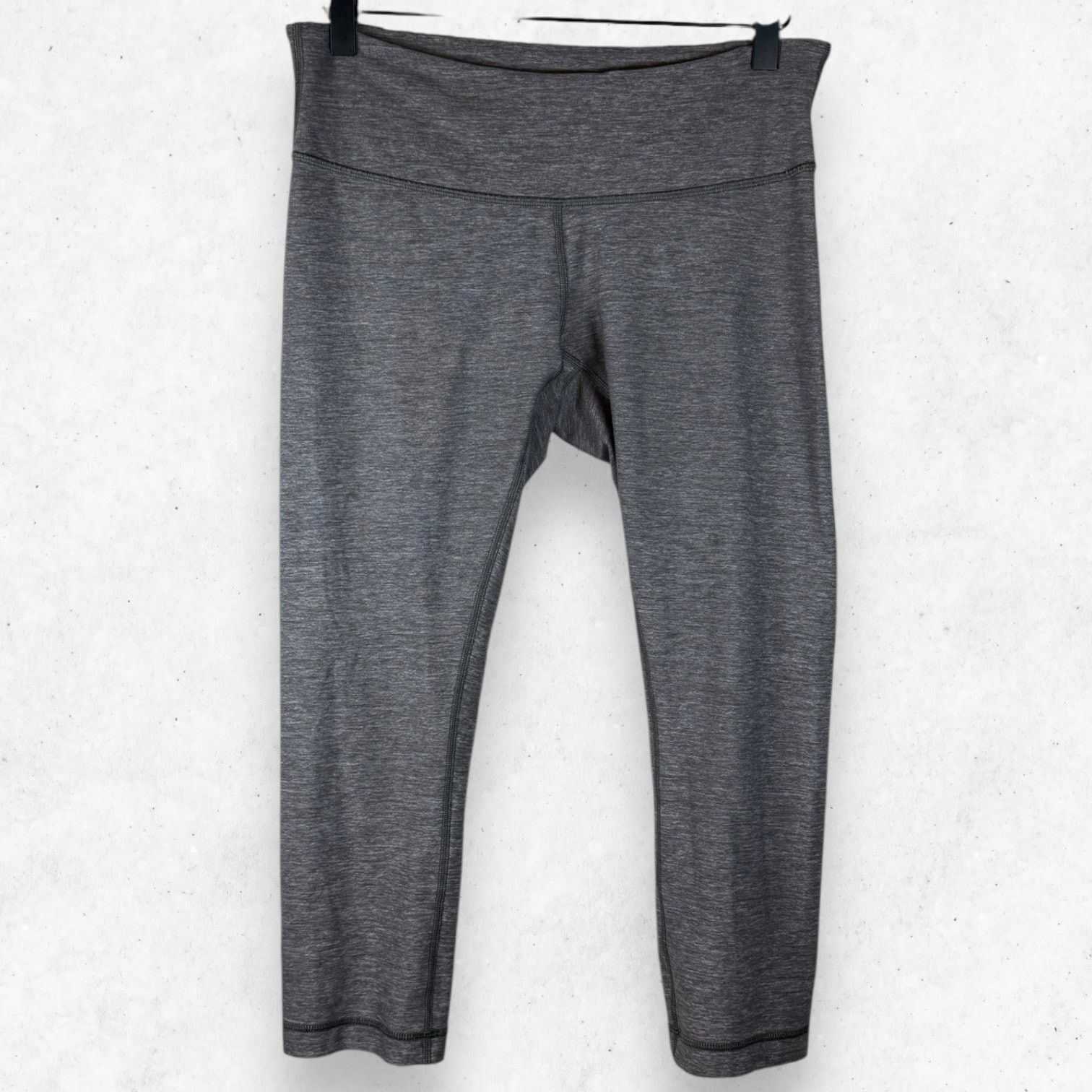 Lululemon Lululemon Crop Leggings Women’s Size 8 Heathered Gray Size 30" / US 8 / IT 44 - 1 Thumbnail
