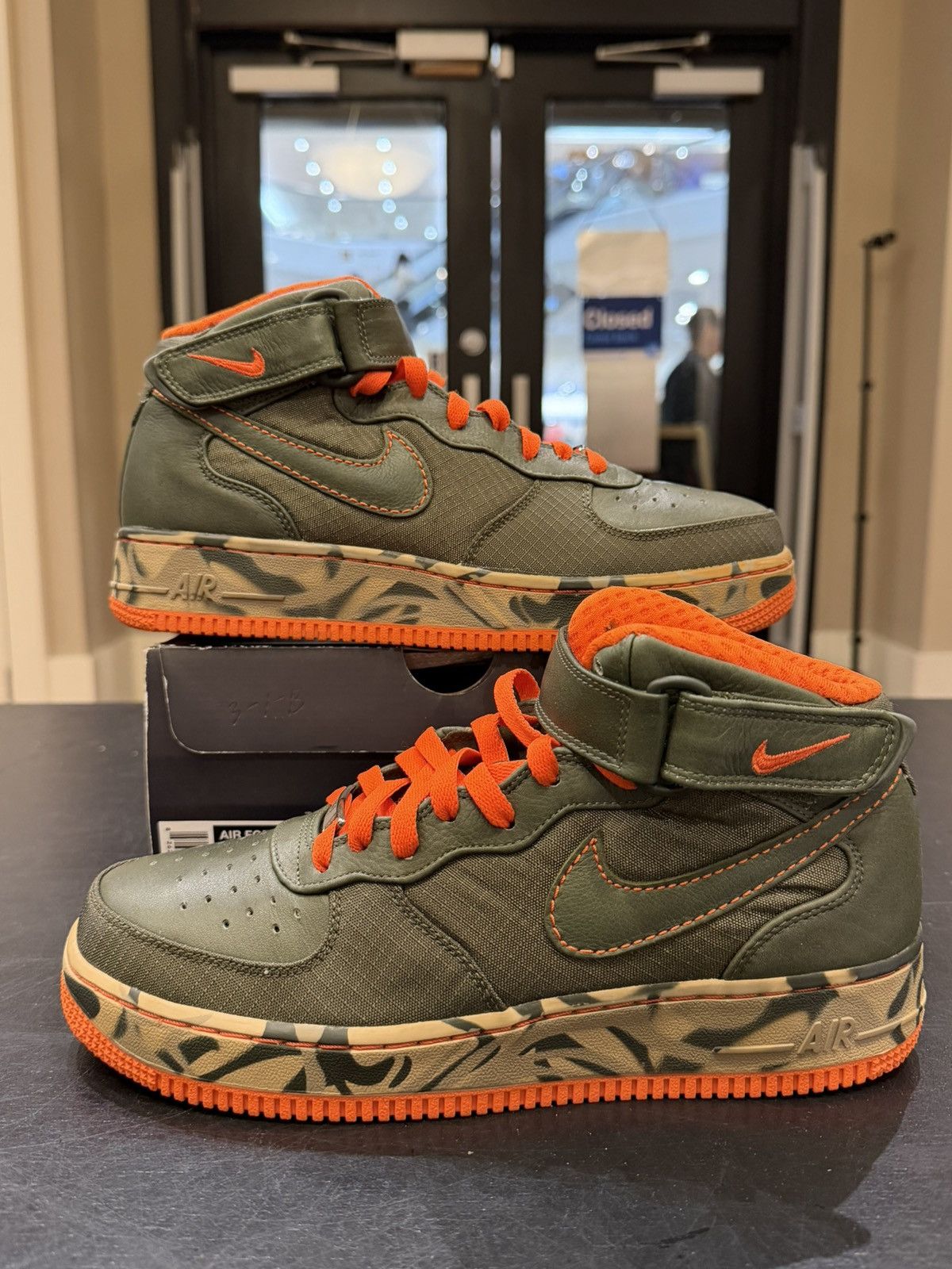 Nike Nike Air Force 1 Mid Size US 8 / EU 41 - 1 Thumbnail