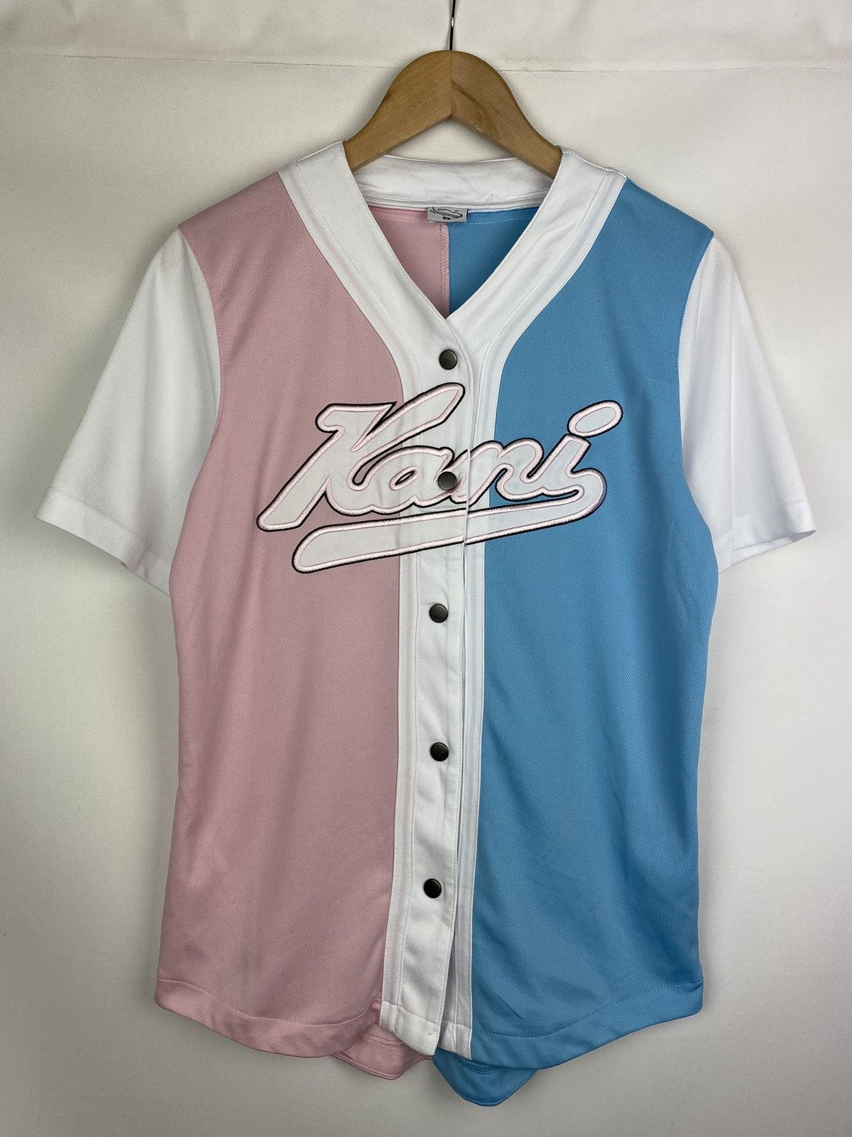 Karl Kani Karl Kani ladies short sleeve big logo jersey shirt size S Size S / US 4 / IT 40 - 1 Thumbnail