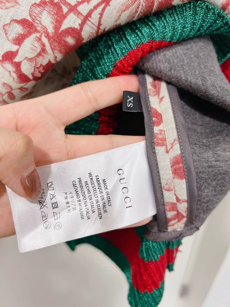Gucci Gucci Sweatshirt with red and green floral pattern on the Size XS / US 0-2 / IT 36-38 - 7 Thumbnail