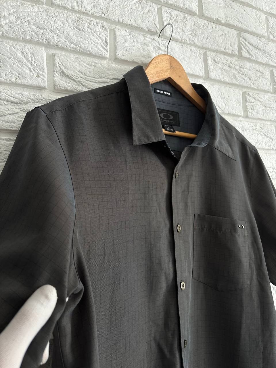 Oakley Oakley chameleon men’s shirt rare short sleeve Size US L / EU 52-54 / 3 - 3 Thumbnail