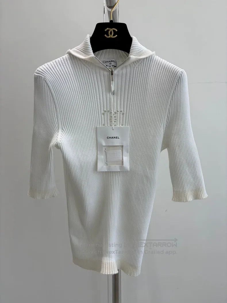 Chanel Chanel White double c hollow hooded knitted short sleeves Size XS / US 0-2 / IT 36-38 - 1 Thumbnail