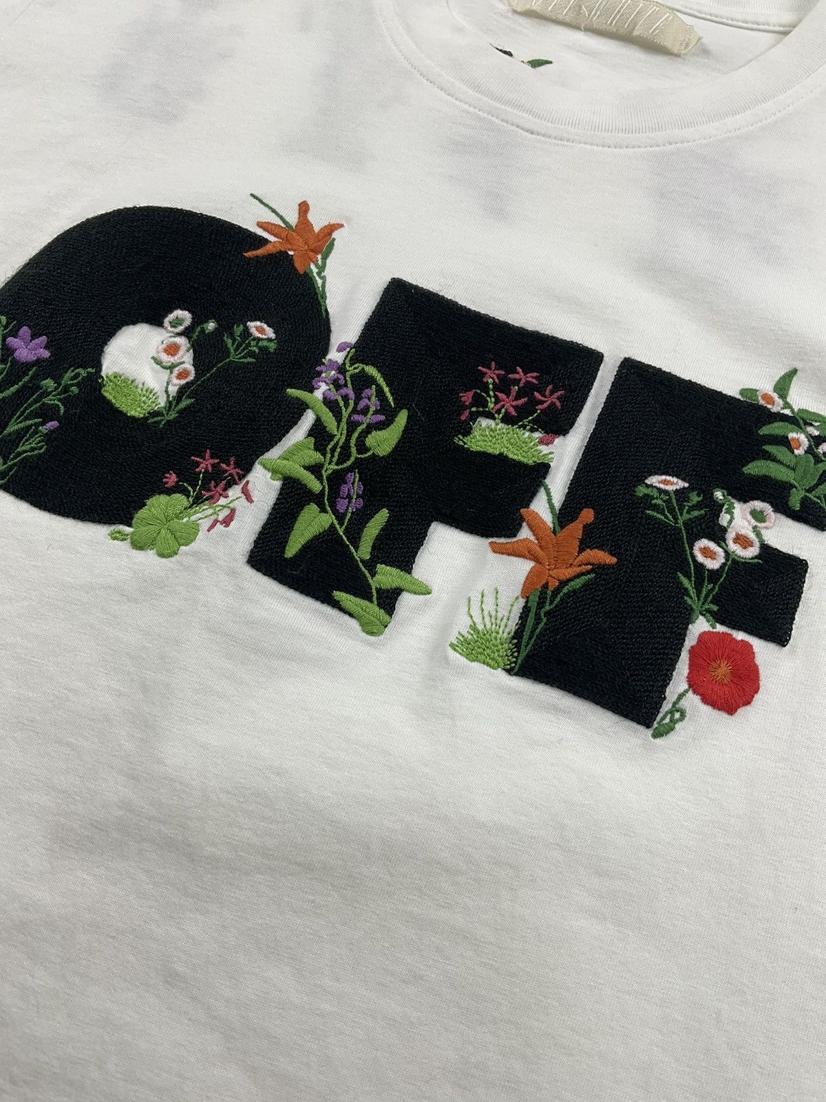Off-White Off White Flower Embroidery Tee Size US S / EU 44-46 / 1 - 6 Thumbnail