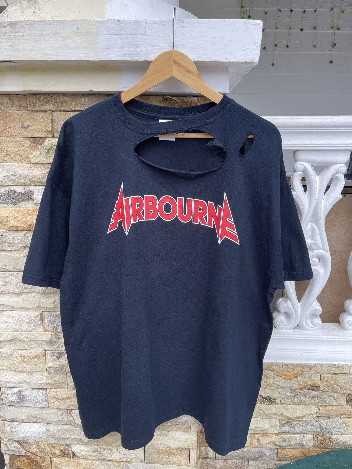 Last Drop🔥Rare🔥Vintage AIRBOURNE Rock Band Thrashed Tee