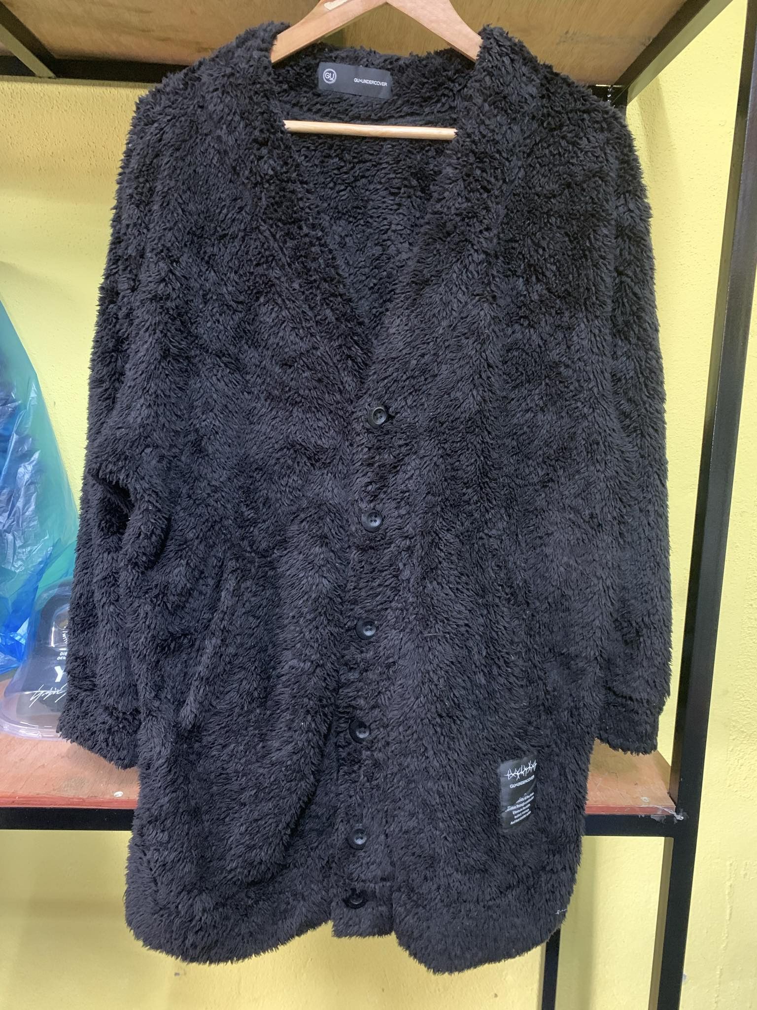 GU × Undercover Gu X undercover Jun Takahashi faux fur Fleece cardigan. Size US L / EU 52-54 / 3 - 1 Thumbnail