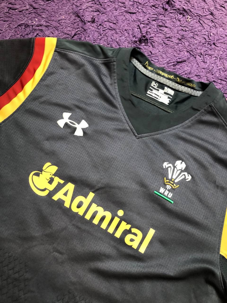 Under Armour WRU Wales Away Rugby Union Under Armour Shirt Jersey Size US XL / EU 56 / 4 - 7 Thumbnail