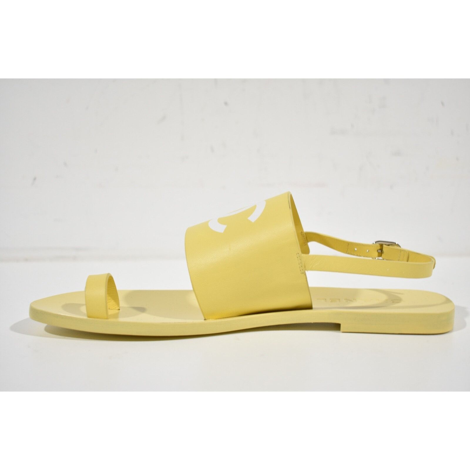 Chanel Chanel 21P Be CC Thong Yellow Leather White Logo Toe Size US 8.5 / IT 38.5 - 8 Thumbnail