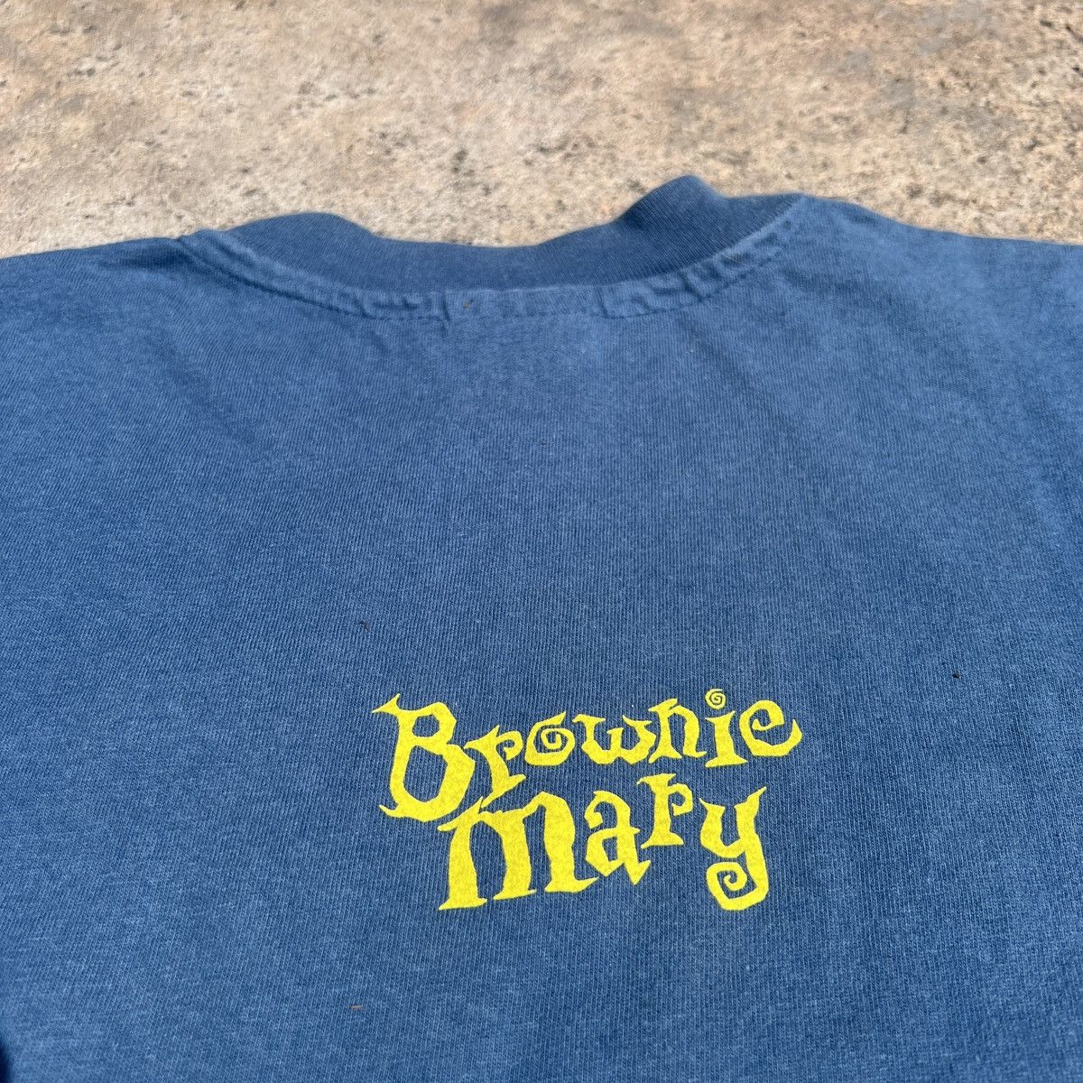 Band Tees × Vintage Vintage 90s Brownie Mary Promo Tee Faded Alternative Rock Size US L / EU 52-54 / 3 - 5 Thumbnail